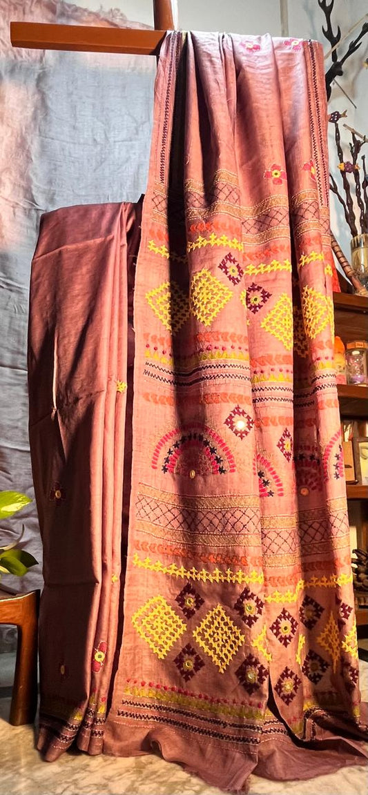 Gachi Tussaree Handloom Saree with Hand Embroidered with Blouse Piece